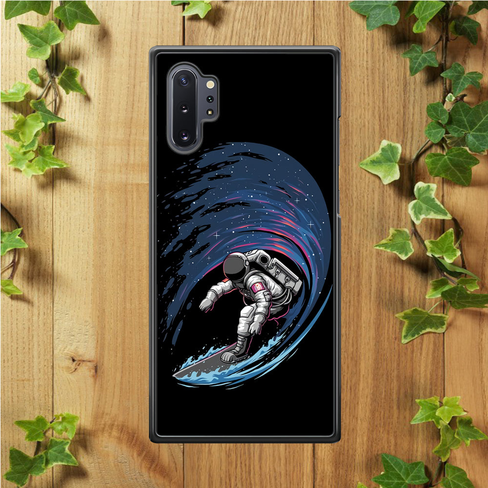 Astronaut Surfing The Sky  Samsung Galaxy Note 10 Plus Case