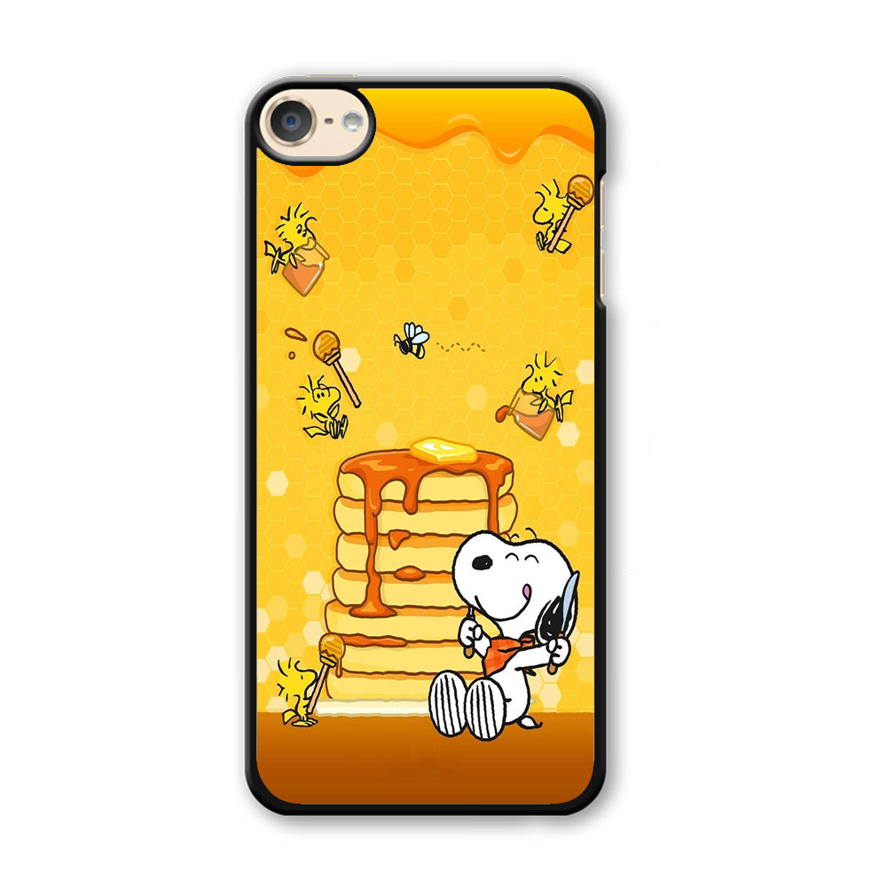 Snoopy Eats Honey iPod Touch 6 Case